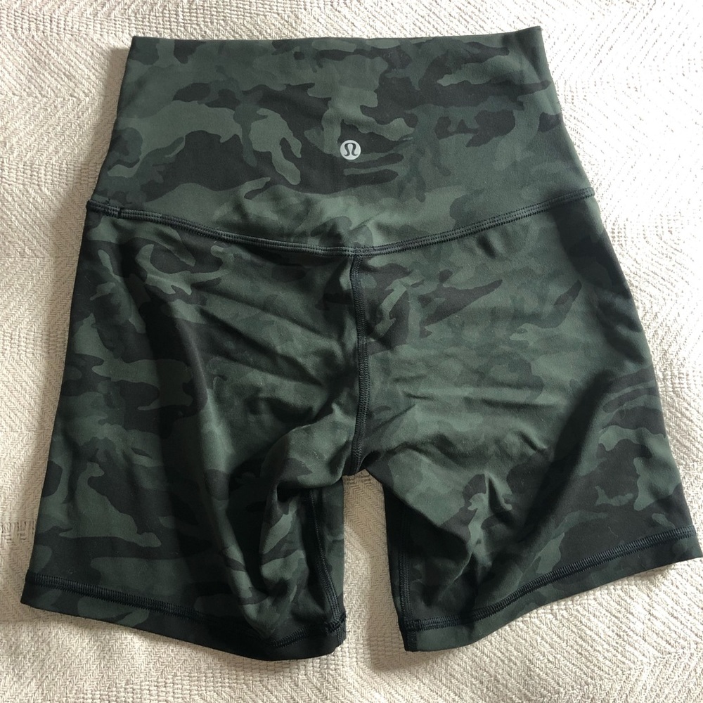 Lululemon camo 6inch shorts